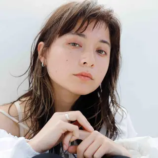 ミディアム ROW 札幌のヘアスタイル