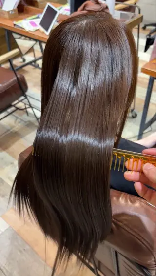 ロング ブリーチなしWカラー 縮毛矯正・清水天空のヘアスタイル