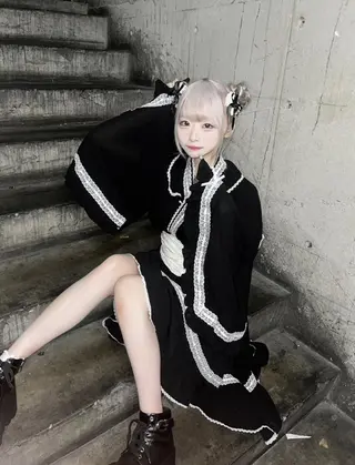 ロング カラー ホワイト&レイヤーカ ットエクステ長畠俊輔のヘアスタイル