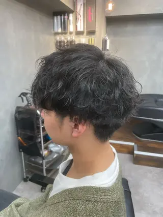 パーマ メンズ ブリーチ＆ハイライト デザイン艶カラーみくのヘアスタイル