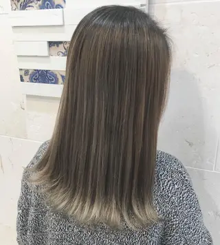 セミロング カラー 💘カラー人気No. 1💘SAYAのヘアスタイル