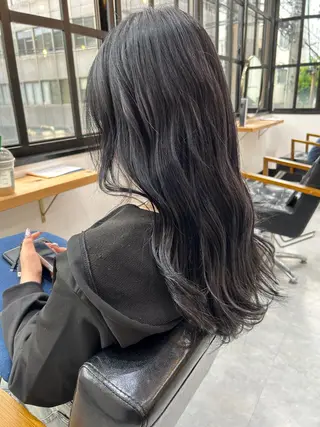 ロング カラー CARICIA 白木 由里加のヘアスタイル