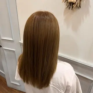 セミロング カラー よしだ しおりのヘアスタイル