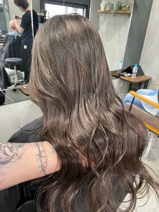 ロング カラー AiM エイム　韓国レイヤーのヘアスタイル