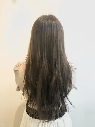 ロング カラー 岩谷 愛依のヘアスタイル