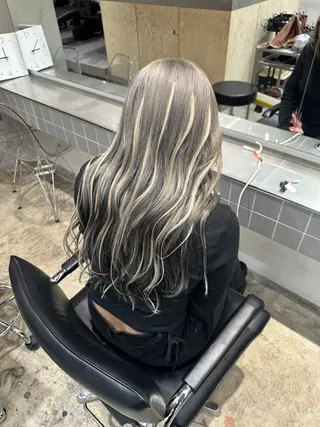 セミロング 🌈ハイトーン/ ワタル🌈のヘアスタイル