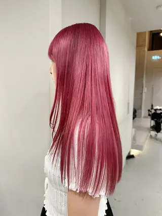 ロング SOL.所属・ハイトーンカラー/デ ザインカラー中川竜斗のヘアスタイル