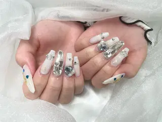 ネイル Roi〈ロワ〉 Minakoのネイルデザイン