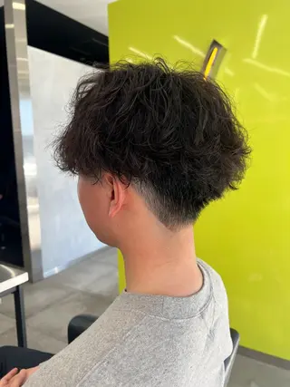 ミディアム パーマ 山田 隆聖のヘアスタイル