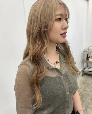 カラー amy.所属・amy.館澤 鮎奈のヘアスタイル
