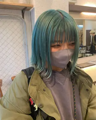 ミディアム ブリーチ/ウルフ ハッシュカット/石山のヘアスタイル