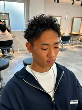 メンズ フェザーパーマ/韓国 /メンズカット保立のヘアスタイル