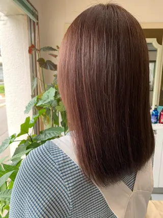 セミロング カラー ストウ ナナエのヘアスタイル