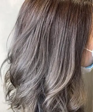 セミロング カラー ハイダメージ毛 縮毛矯正のヘアスタイル