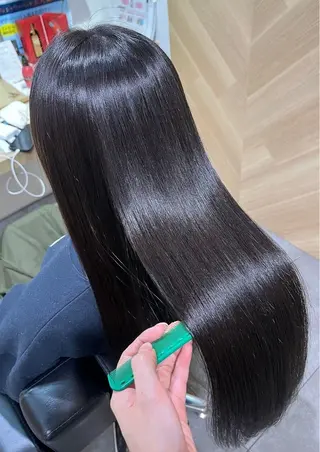 ロング ﾊﾙｶ🎀縮毛矯正 💎ブリーチWカラーのヘアスタイル