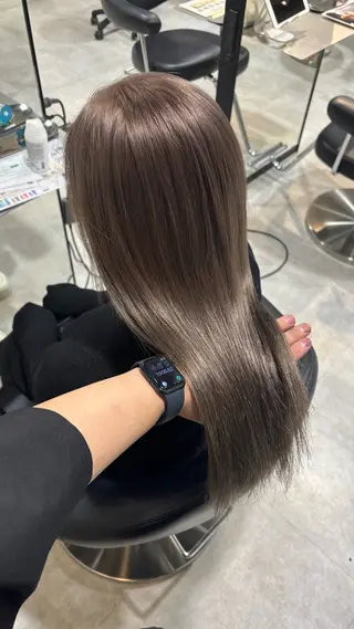 ロング FLEEK 安立徹のヘアスタイル