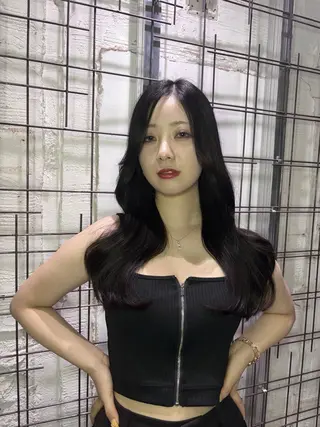 カラー AYANE 韓国ヘア /レイヤーカットのヘアスタイル