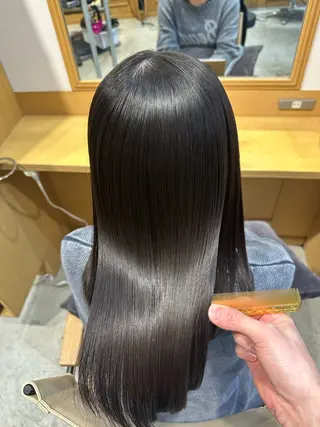 セミロング youres hair 髪質改善トリートメント&ヘッドスパ　恵比寿本店所属・恵比寿/ブリーチ/ 髪質改善/フミヤのヘアスタイル