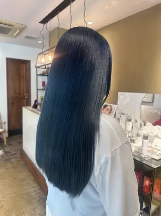 ロング カラー YUI/レイヤー/ ウルフ/艶カラーのヘアスタイル