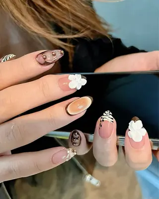 ネイル 宮澤 朱里のネイルデザイン