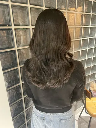 セミロング アキ/梅田/顔まわり /レイヤーカット/のヘアスタイル