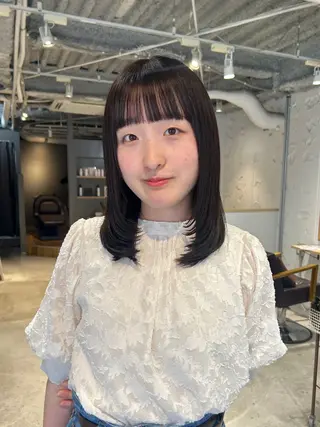 セミロング カラー 透明感ベージュ🤎 大久保 那奈のヘアスタイル