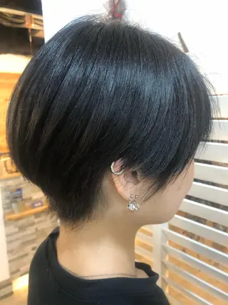 ショート カラー 髪質改善&ブリーチ 伊勢 祐一郎のヘアスタイル