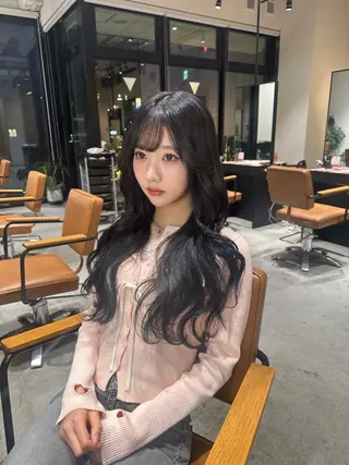 ロング カラー 韓国レイヤーカット 透明感カラー冨田那樹のヘアスタイル