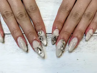 ネイル Rグループ felizのネイルデザイン