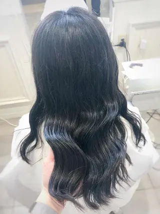 ロング カラー 関 彩花のヘアスタイル