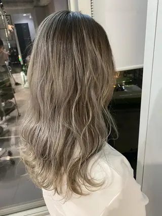 セミロング カラー M IIのヘアスタイル