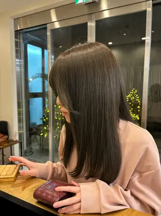 セミロング よこやま なぎさのヘアスタイル