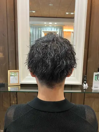 ショート パーマ メンズ TAYA 心斎橋所属・山本 聖真のヘアスタイル