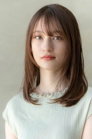 ミディアム カラー 🉐レイヤー/塩見 弘樹🉐渋谷のヘアスタイル