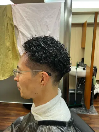 ショート パーマ メンズ バーバーショップ大宮店所属・小磯 優太のヘアスタイル