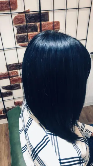 セミロング カラー m ā l o. マァロのヘアスタイル