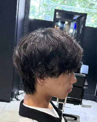 ミディアム パーマ メンズ 難波/メンズウルフ・ フェザーパーマ鶴田文のヘアスタイル