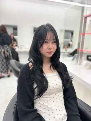 ロング 韓国レイヤー ハッシュカットのヘアスタイル