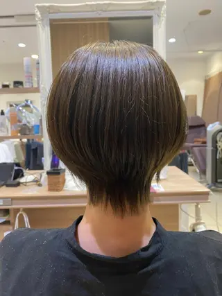 ショート カラー まとまる艶髪艶カラー 🎀内田さわか💛のヘアスタイル