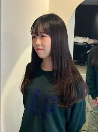 ロング 本木下朋花/髪質 改善×ダブルカラーのヘアスタイル