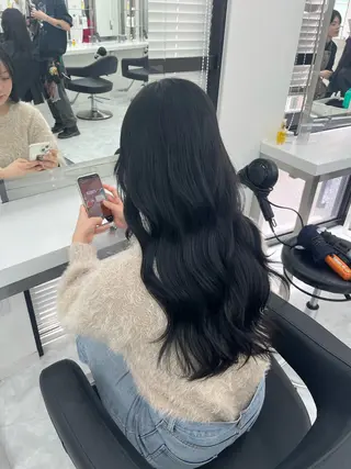 ロング カラー ヘアアレンジ 艶髪ハイトーン🫧 Kurehaのヘアスタイル