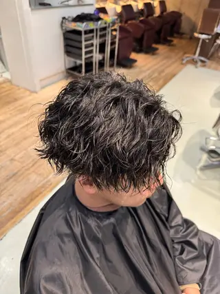 パーマ メンズ fifth原宿 堀内新史のヘアスタイル