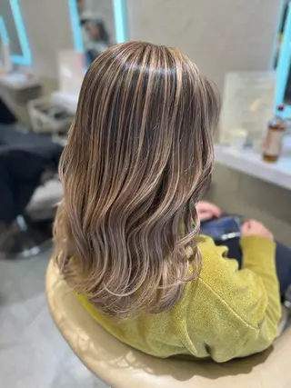 カラー amble luxe 伊畑優希のヘアスタイル