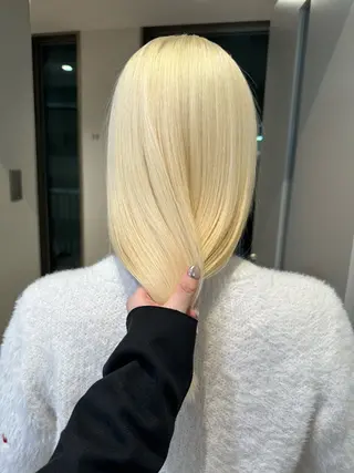 ロング ハイトーン/ピンク カラー/めい🎀のヘアスタイル