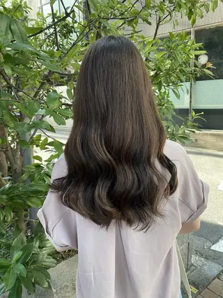 ロング いいじま あきねのヘアスタイル