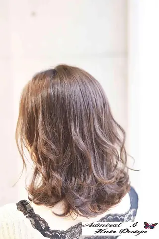 セミロング カラー アドミラルYoshi oのヘアスタイル