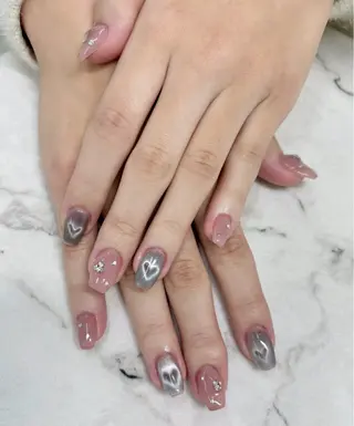 ネイル Beauty Salon アトリエ.K所属・秋元 琴音のネイルデザイン