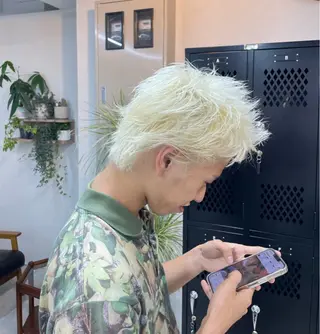 ショート カラー 沖見 颯斗のヘアスタイル