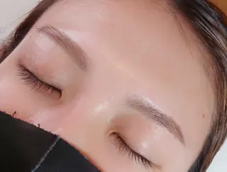 メンズ アイブロウ NAZ eyelash&eyebrow by medical salon所属・NAZ 表参道 Tomokoのマツエク・マツパデザイン