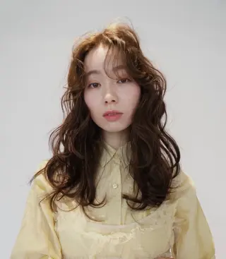 nolla所属・yoshihama sumireのヘアスタイル